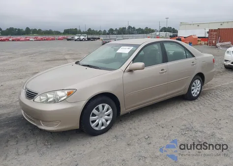 2005 Toyota Camry Le z USA, uszkodzony, nr VIN 4T1BE32K75U504342